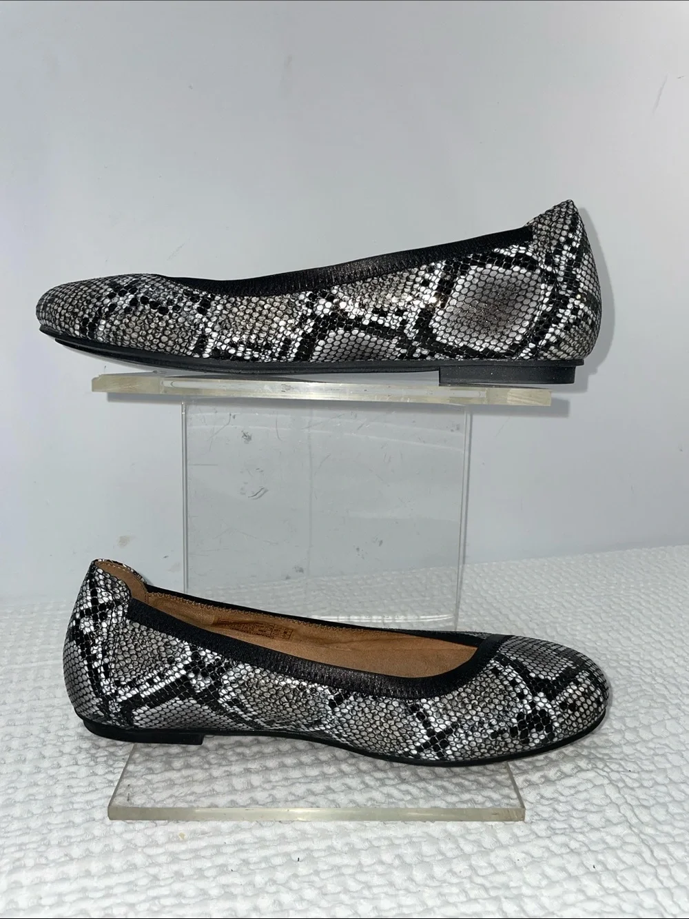 VIONIC SNAKESKIN PRINT FLATS FTL-07-056 - Picture 2 of 7